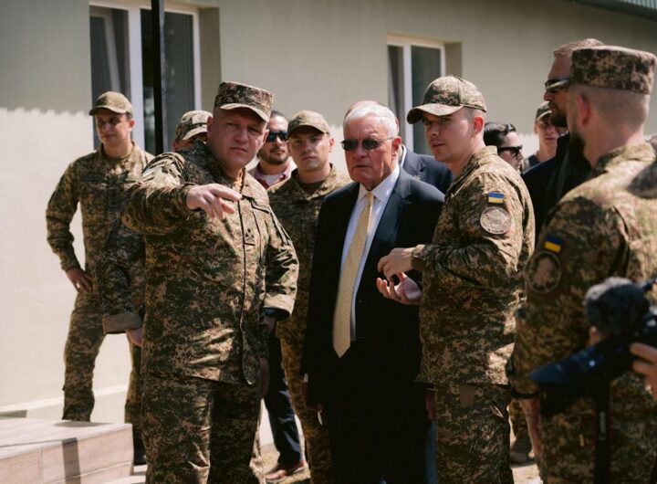 Новини України - Келлог відвідав тренування Нацгвардії