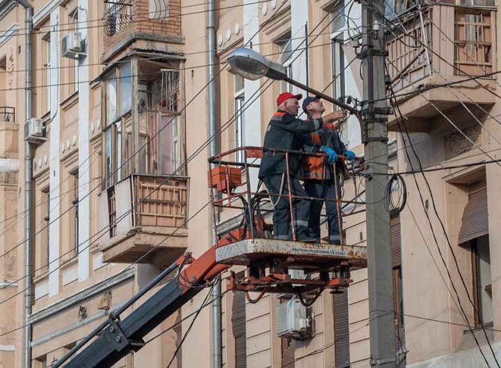 Новини України - Харків зазнав 10 ударів, є поранені