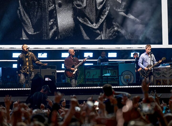 Без категорії - Легендарний гурт Oasis вперше за 16 років вийшов на сцену разом