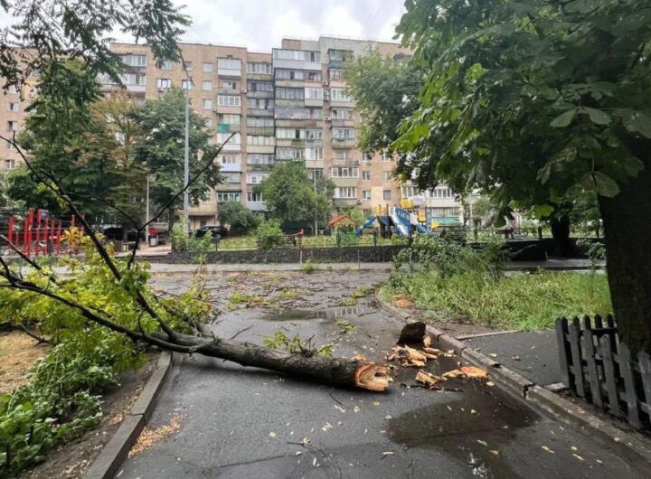 Новини Києва - Негода в Києві: підтоплені багато вулиць і станція метро