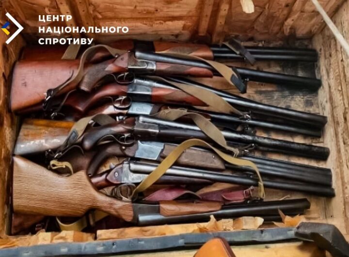 Новини світу - Окупанти на ТОТ вилучають в українців зброю і передають своїй армії - ЦНС