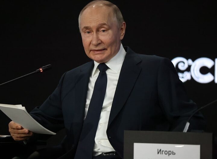 Новини світу - Рейтинг Путіна впав до мінімуму з 2022-го
