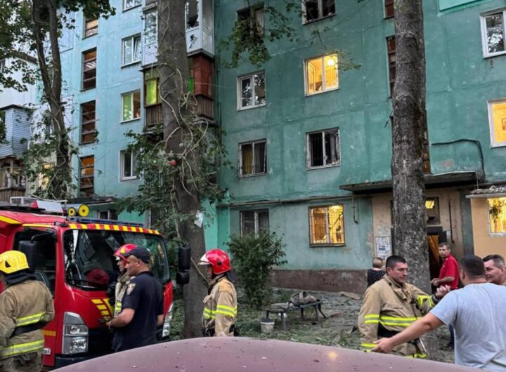 Новини України - Росіяни атакували дроном багатоповерхівку у Запоріжжі