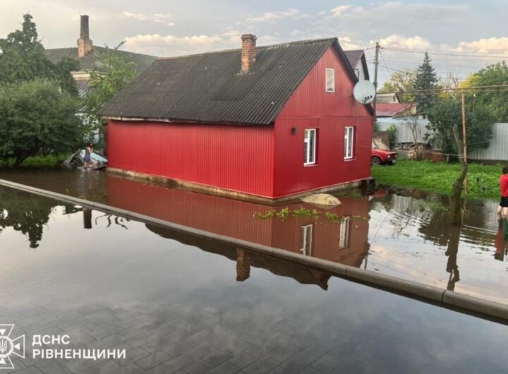 Новини України - Рятувальники ліквідують наслідки негоди в п'яти областях
