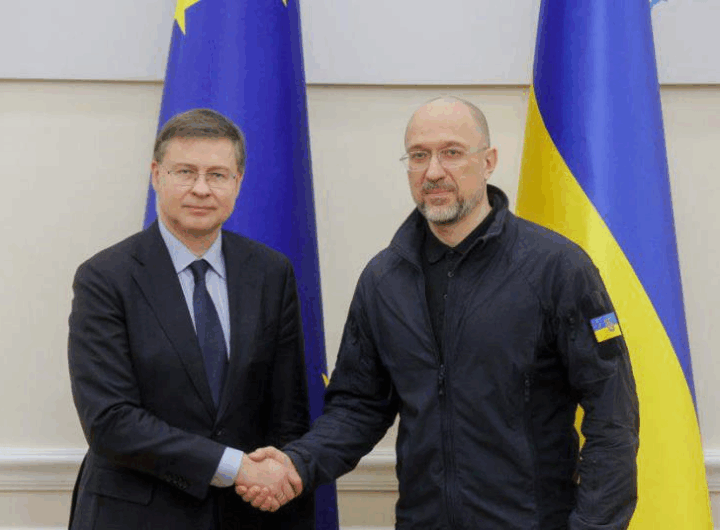 Новини України - Шмигаль провів розмову з комісаром ЄС