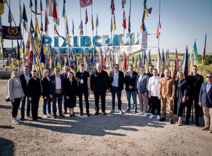 Новини України - Сибіга з послами відвідав передові позиції ЗСУ