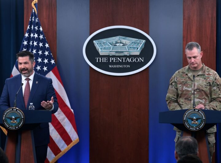 Новини світу - США пояснили, чому призупинили поставки зброї Україні