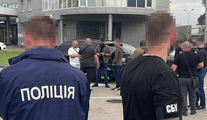 Новини Києва - У Києві правохоронці перевіряють офіси, авто і документи громадян