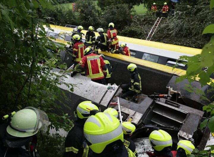 Новини світу - У Німеччині з рейок зійшов потяг: є загиблі