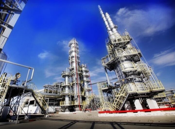 Новини світу - У Росії заявили про атаку дронів на Ільський НПЗ