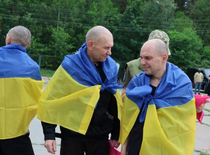 Новини України - Україна повернула з полону військових і цивільних