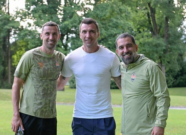 Новини спорту - Відомий спортсмен відвідав тренування Шахтаря