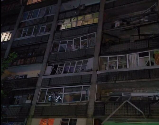 Новини України - Ворожі КАБи влучили в будинок у Сумах: є поранені
