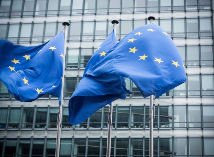Новини світу - ЄС готує відповідь на 30% мита Трампа - ЗМІ