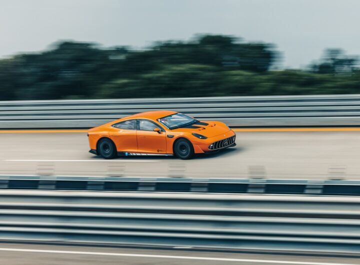 Авто новини - Електроконцепт Mercedes AMG проїхав довжину екватору за сім днів