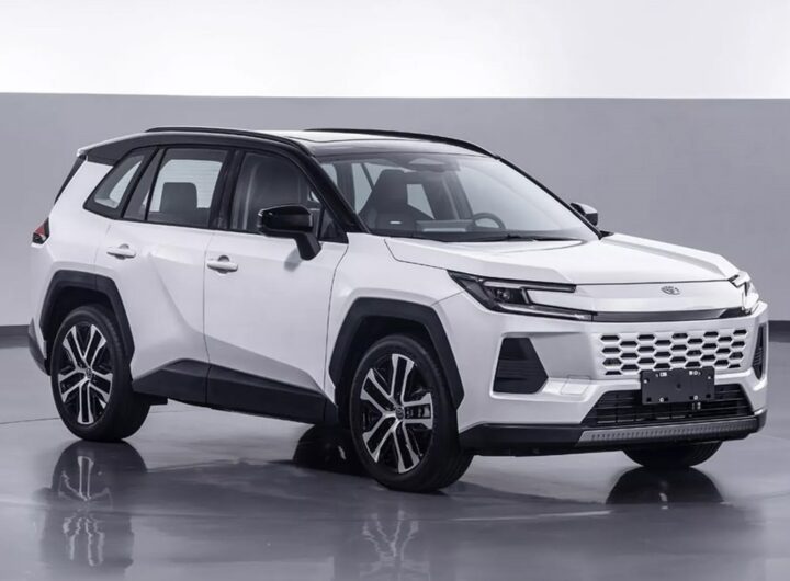 Авто новини - Китайська версія Toyota RAV4 зберегла бензиновий двигун