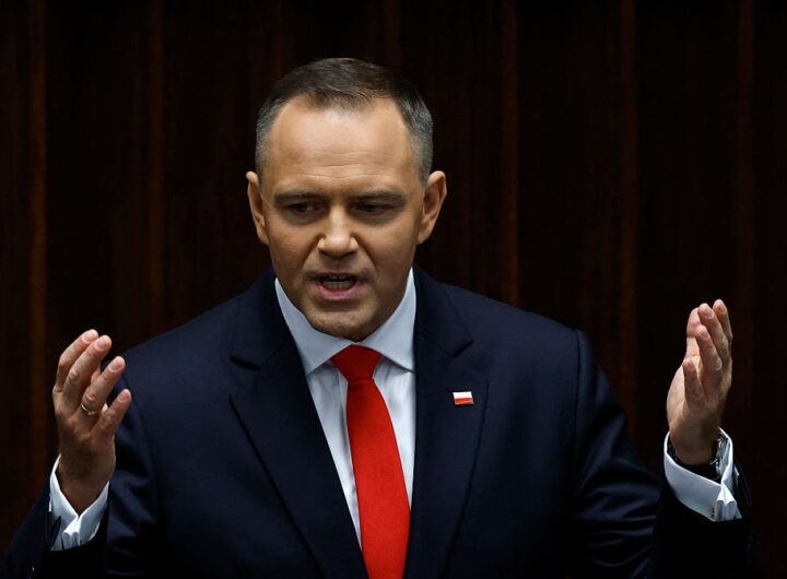 Новини світу - Навроцький анонсував зміну Конституції Польщі