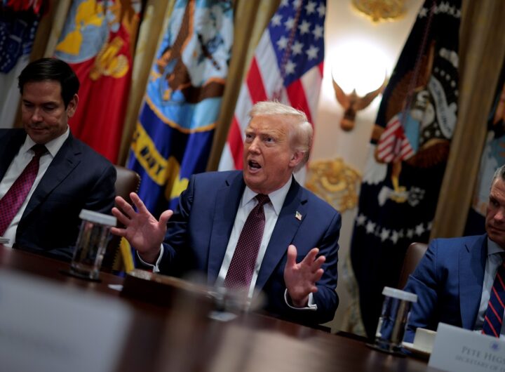 Новини світу - Трамп назвав "нісенітницями" заяви РФ щодо "нелегітимності" Зеленського