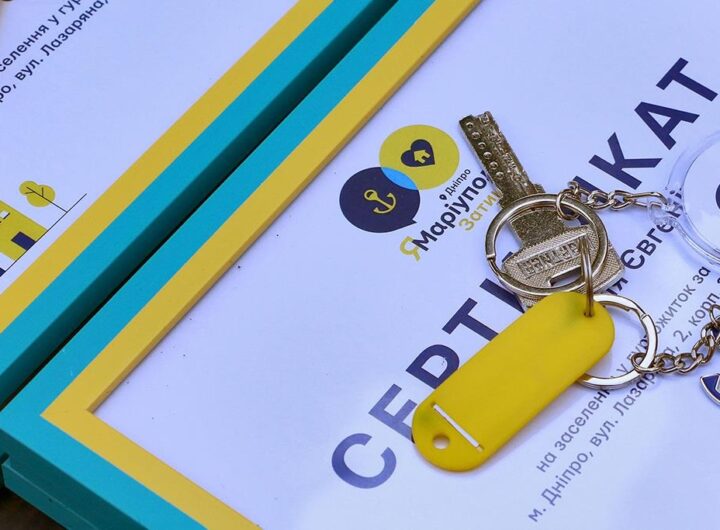 Новини України - У Дніпрі маріупольці отримали житло, облаштоване Фондом Ріната Ахметова