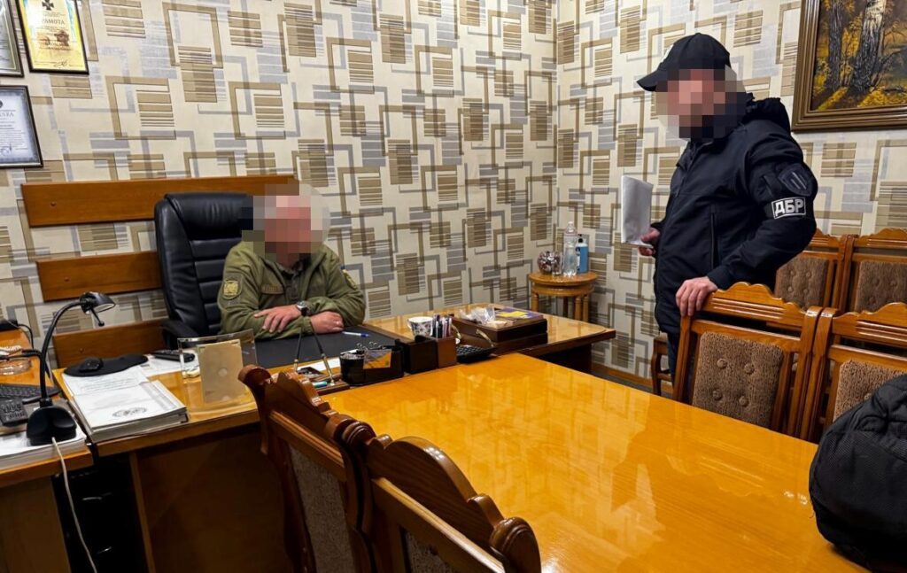 Новини України - У Харкові затримали керівництво колонії за знущання над засудженими