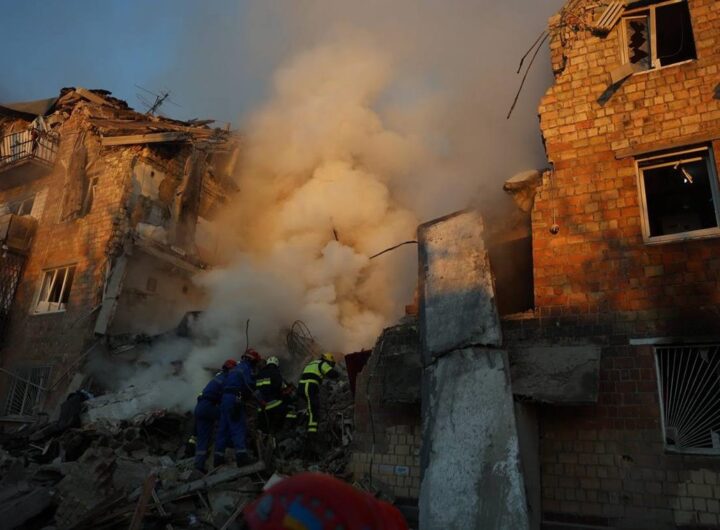 Новини Києва - У Києві під завалами знайшли трьох людей