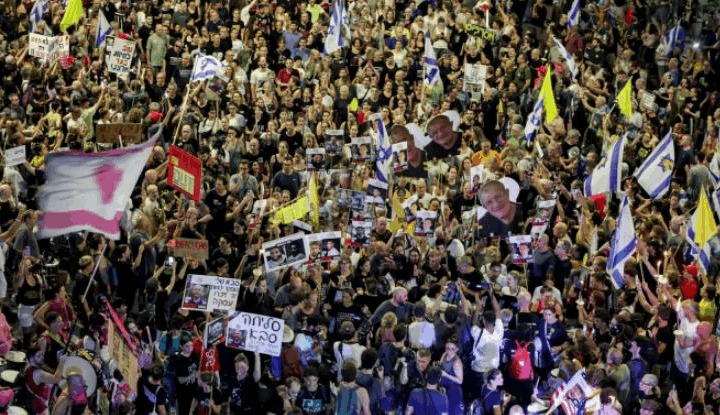 Новини світу - В Ізраїлі тисячі людей вийшли на протести проти плану Нетаньяху щодо Гази