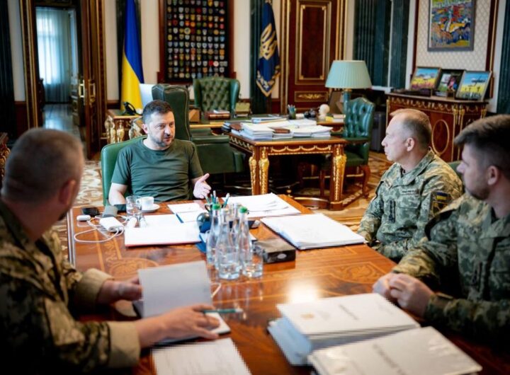 Новини України - Зеленський обговорив з військовими резерви для ЗСУ