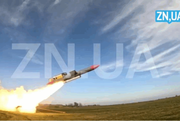 Новини України - ЗМІ показали бойове застосування української ракети Фламінго