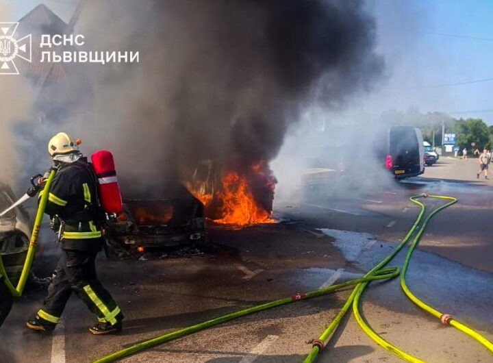Новини України - Біля кордону з Польщею згоріли сім автомобілів