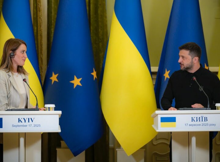 Спілкування Володимира Зеленського та Роберти Мецоли із журналістами
