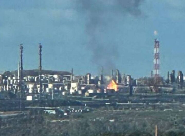 Новини світу - Дрони вдарили по НПЗ в російському місті