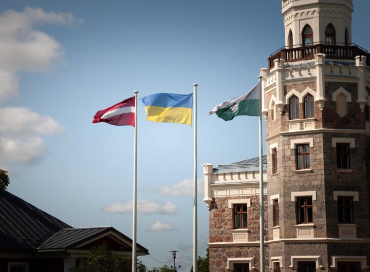Новини України - Латвія закупить в США зброю для України