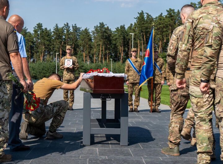 Новини України - На НВМК поховали першого упізнаного захисника