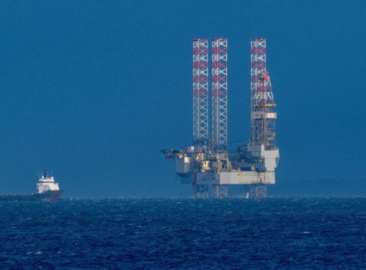 Новини світу - Польща заявила про проліт винищувачів Росії над нафтовидобувною платформою
