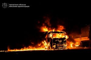 Новини України - Росіяни обстрілюють Запоріжжя: руйнування і пожежа