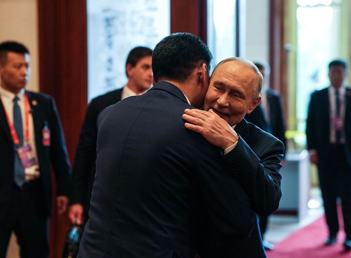 Новини світу - "Стратегічна" угода: Путін випросив у Сі експорт північних оленів до Китаю