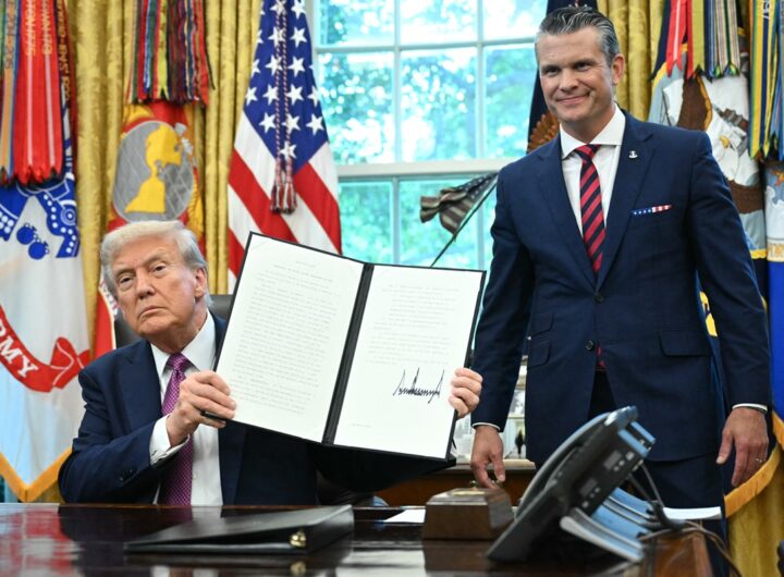 Новини світу - Трамп підписав указ про перейменування Пентагону у "Міністерство війни"