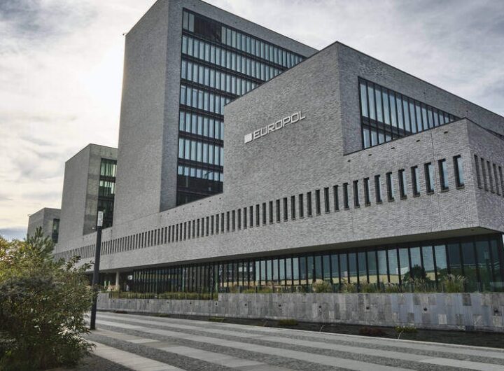 Новини світу - У Нідерландах арештували підлітків за підозрою у шпигунстві на користь РФ