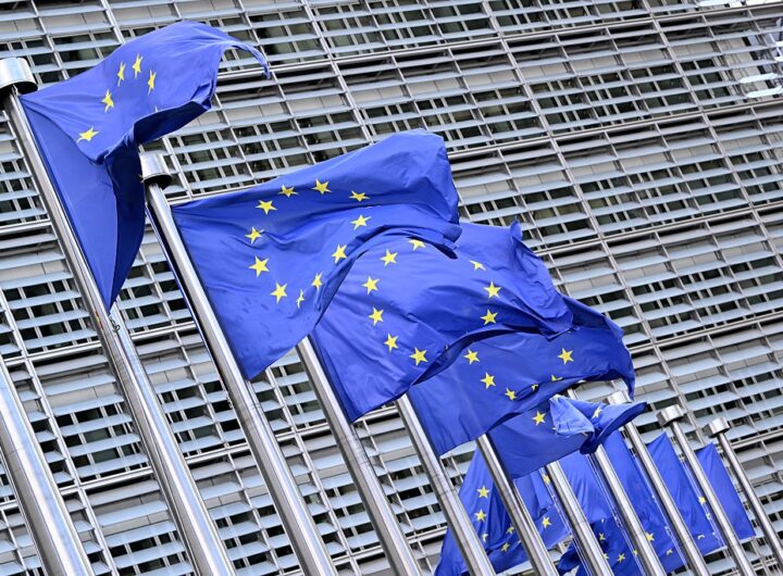 Новини світу - ЄС виключив зі списку санкцій проти Росії одного фігуранта