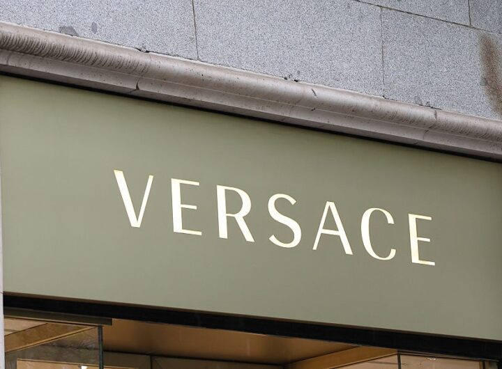 Новини бізнесу - Єврокомісія дозволила купівлю Versace модним домом Prada