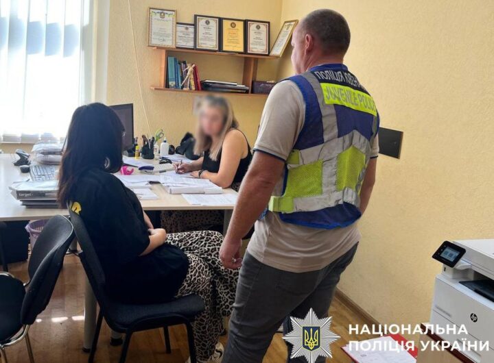 Новини Києва - Залишила немовля на кілька днів: у Києві 17-річна матір отримала підозру