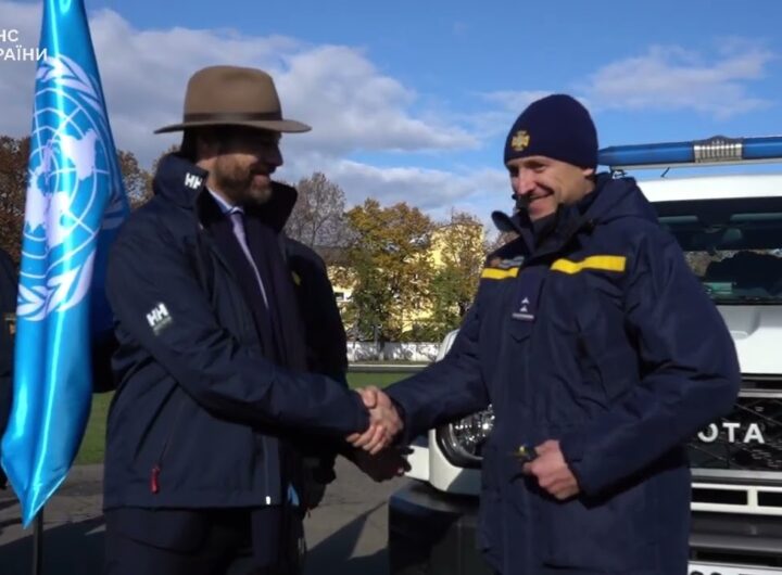 ДСНС отримала 12 броньованих медичних автомобілів від ПРООН