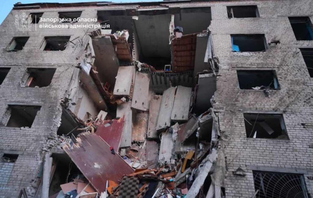 Новини України - Атака на Запоріжжя: під завалами знайшли загиблого