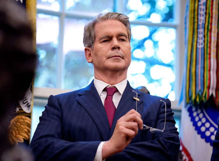 Новини світу - Бессент прокоментував заяви про "безпечність" санкцій для РФ