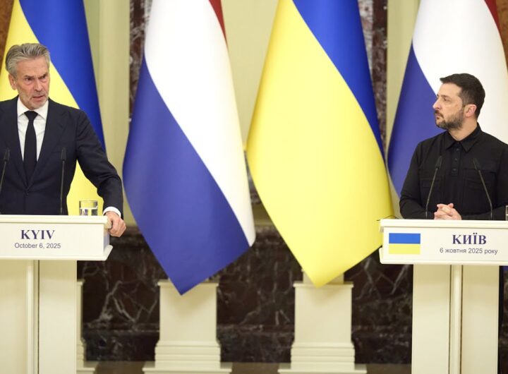 Спілкування Володимира Зеленського та Діка Схоофа із журналістами