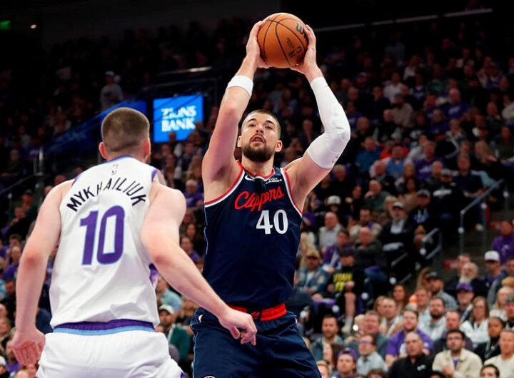 Новини спорту - Михайлюк грає класний перший матч за Юту Джаз у новому сезоні