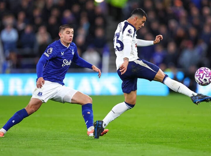 Новини спорту - Миколенко захищав, але Евертон програв Тоттенгему 0:3