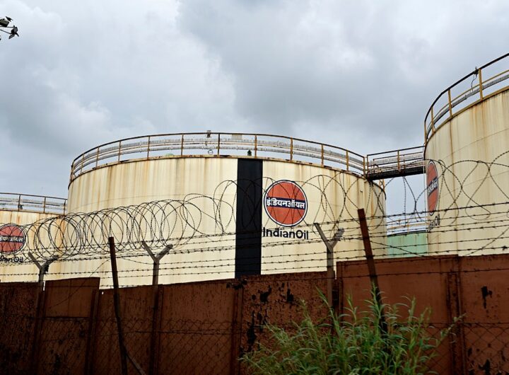 Новини бізнесу - НПЗ Індії призупинили нові замовлення на російську нафту - ЗМІ