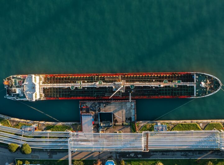 Новини бізнесу - РФ вперше поставила нафту на новий НПЗ у Грузії - ЗМІ
