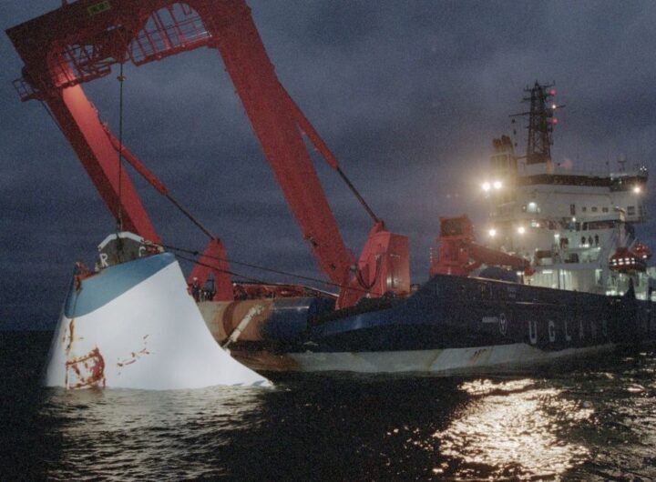 Новини світу - Росіяни використовують затонулий пором для шпигунства у Балтиці - ЗМІ